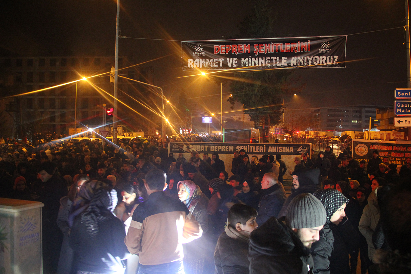 Depremzedeler 04.17’de bir araya geldi