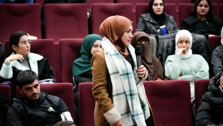 Rektör Prof. Dr. Mehmet Keleş uluslararası öğrencilerle buluştu