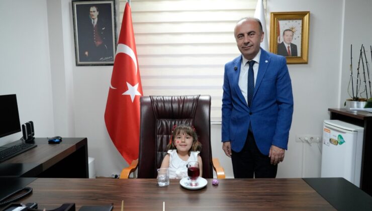 Minik Öğrenciler Adıyaman Üniversitesi Rektörlük koltuğuna oturdu