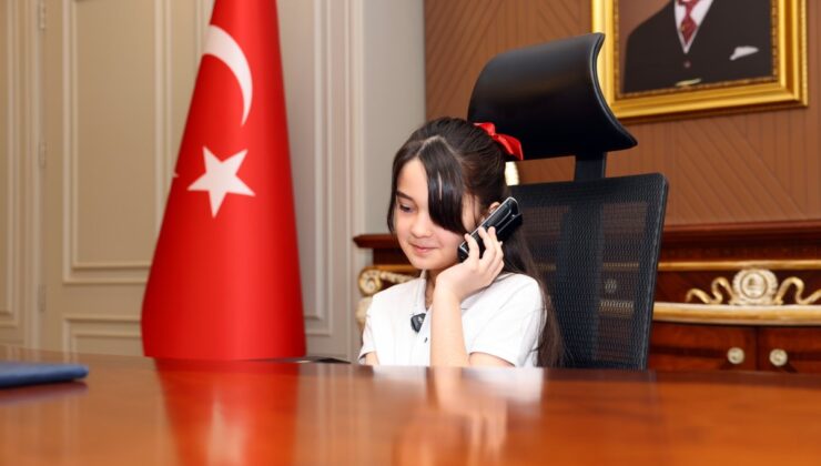 Vali Varol makamını Defne Lara Taşkın’a devretti