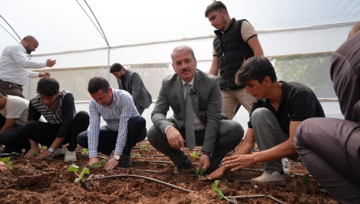 Adıyaman’da 500 metrekarelik uygulama serası açıldı