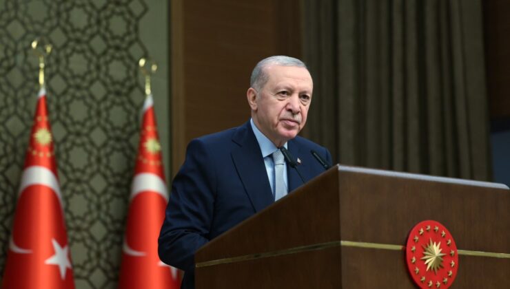 Cumhurbaşkanı Erdoğan: ‘Eline mikrofon alan herkes gazeteci değildir’