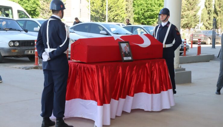 Trafik kazasında yaşamını yitiren Uzman Çavuş memleketine gönderildi  – Videolu Haber
