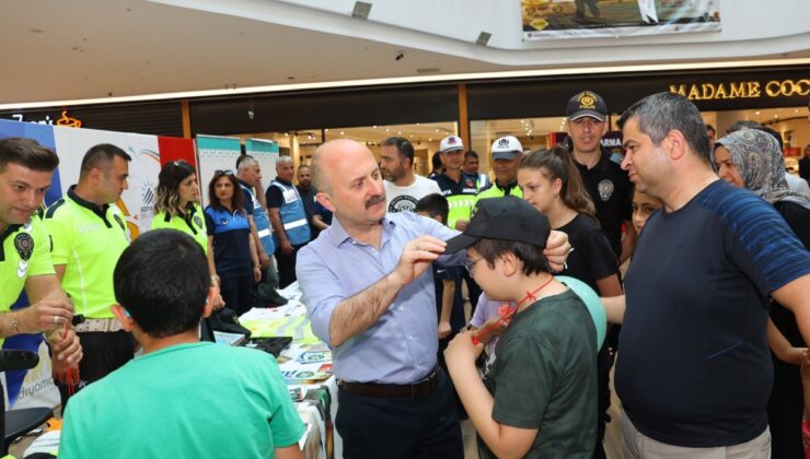 Vali Varol, trafik araçları ile uygulamalarda kullanılan ekipmanları inceledi