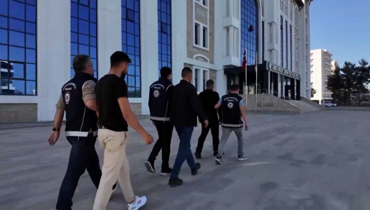 Adıyaman’da düzensiz göçmenler sınır dışı edildi  – Videolu Haber