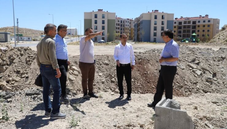 Prof. Dr. Mehmet Şirik, Kahta’da Aile Sağlığı Merkezi Projesini yerinde inceledi