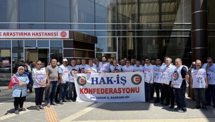 Sağlık çalışanlarından şehitler için Kuran-ı Kerim Tilaveti  – Videolu Haber