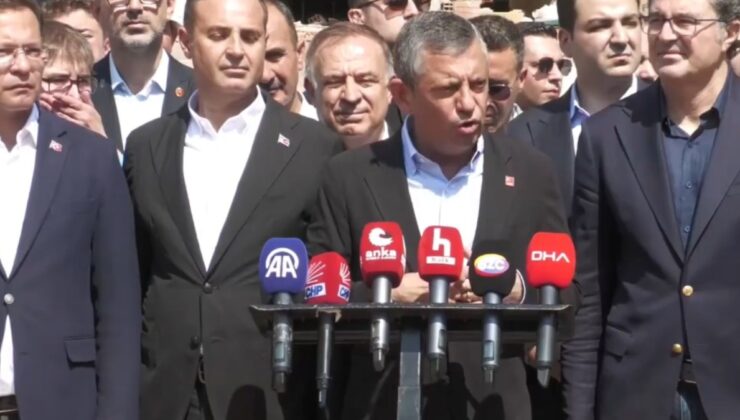Özgür Özel: ‘Sındırgı’nın afet bölgesi ilan edilmesi gerekiyor’
