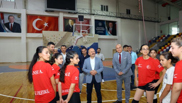 Vali Varol Gençlerle Buluştu