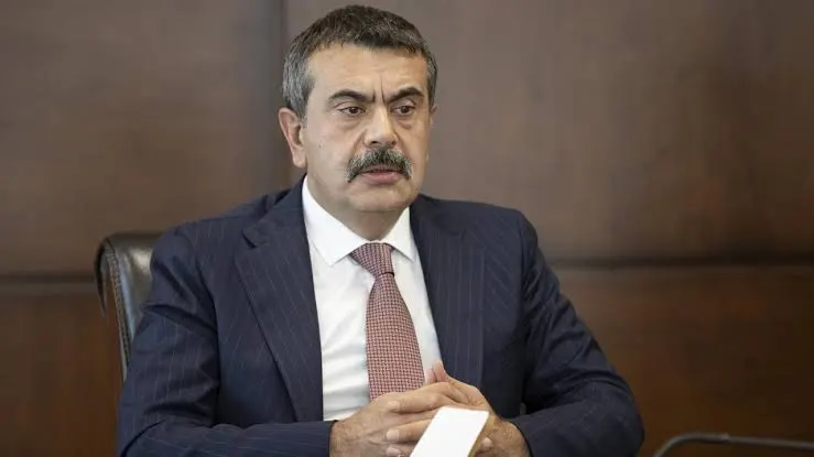 Bakan Tekin’den Besni’deki öğrencilere Tatil Müjdesi..!