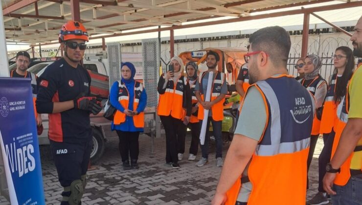 Adıyaman Üniversitesi’nde ‘Depreme Hazırlanan Genç Nesiller’ eğitimini tamamlandı