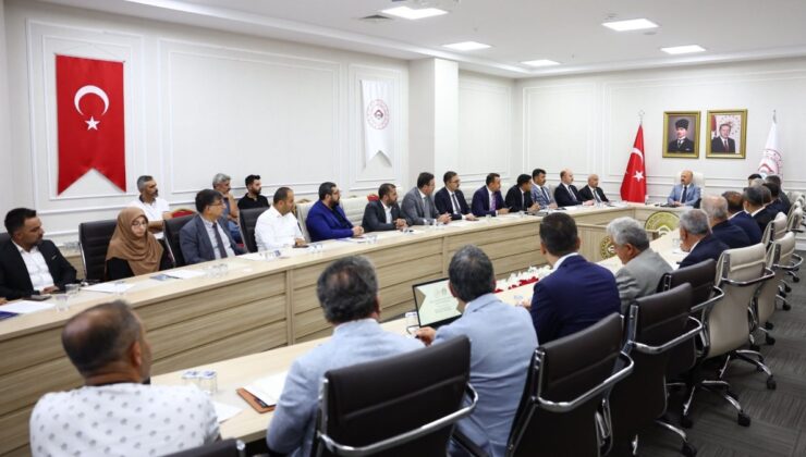Adıyaman’da sahipsiz hayvanları korumaya yönelik toplantı yapıldı