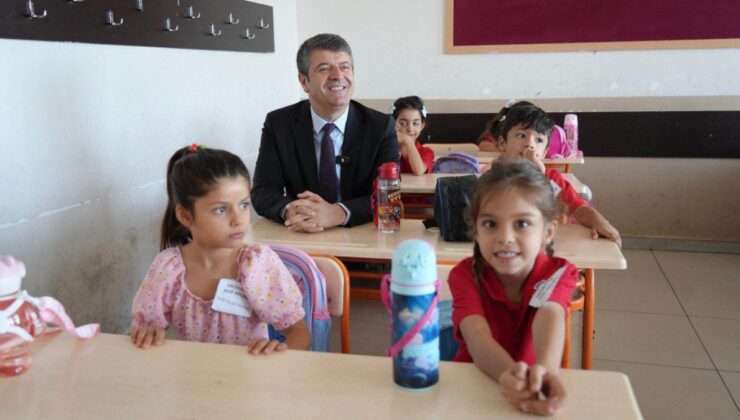 Başkan Tutdere, öğrencilerin ilk ders zili heyecanına ortak oldu  – Videolu Haber