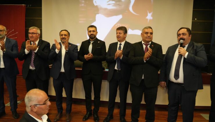CHP Adıyaman Örgütü, Merkez İlçe Kongresi’nde sandık başında: Buluş beyaz ve Kılınç mavi listeyle yarışıyor  – Videolu Haber