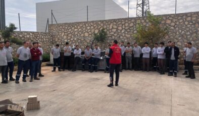 Besni İtfaiyesi’nden fabrika personeline yangın eğitimi