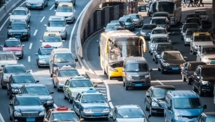 Trafik kurallarında yeni dönem: Kırmızı ışık ve hız ihlallerine ağır cezalar geliyor