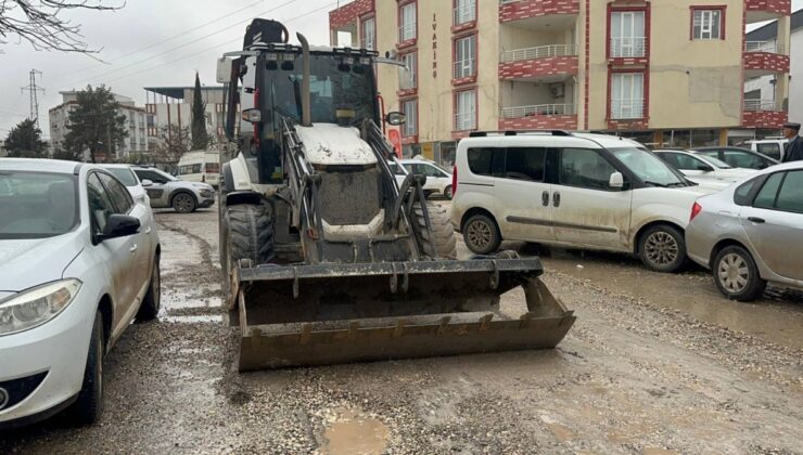 Adıyaman Belediyesi’nden bozulan yollara müdahale  – Videolu Haber