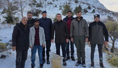 Adıyaman Gölbaşı’nda yaban hayvanları için doğaya yem bırakıldı