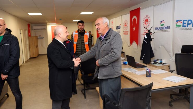 Vali Osman Varol, İndere’de Anahtarlarını Alan Vatandaşlarla Buluştu