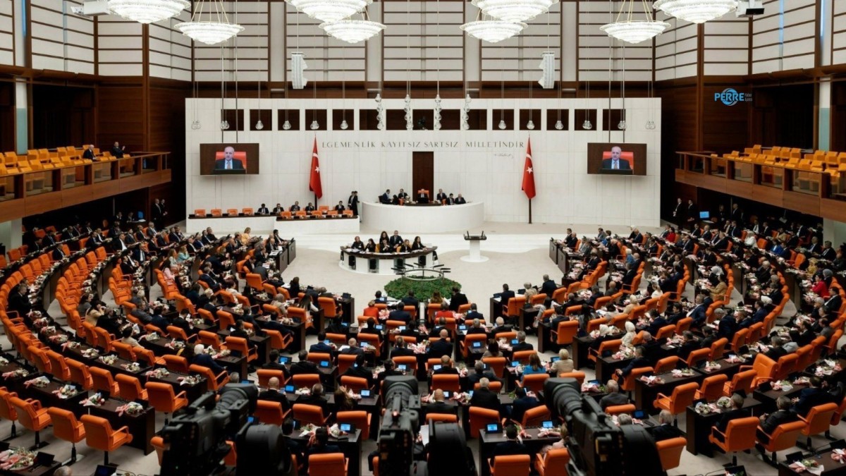 TBMM’de öğrenci affı görüşmesi: Eski aflardan yararlananlara yeniden üniversite yolu açılıyor.