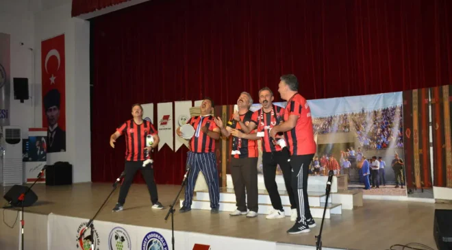 “Çağlara Bi Hal Oluyu” Besni’de Kahkaha Dolu Bir Gece Yaşattı