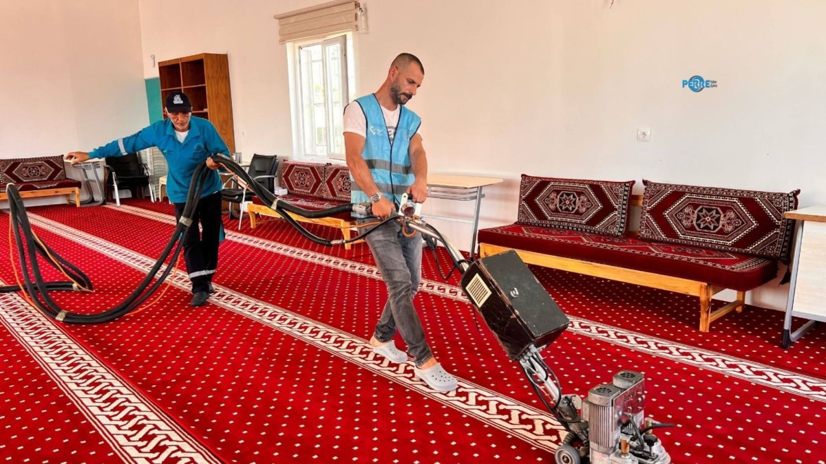 Adıyaman Belediyesi ekiplerinden cami, cemevi ve Kur’an kurslarında hijyen çalışması  – Videolu Haber