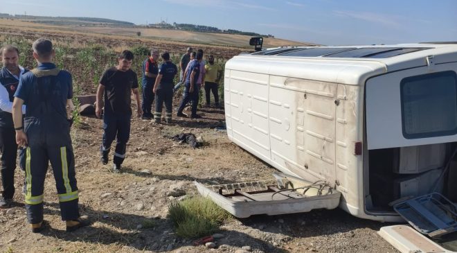 Adıyaman’da tarım işçilerini taşıyan minibüs devrildi; 12 yaralı  – Videolu Haber