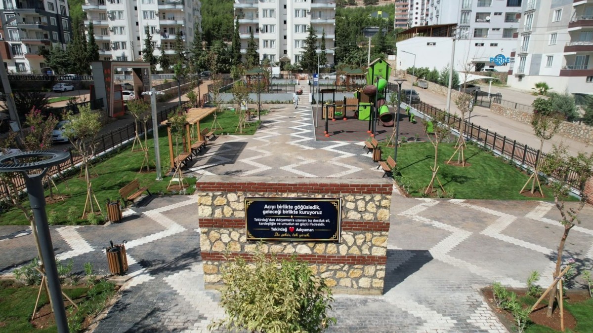 Cumhuriyet Mahallesi’ne 3 bin metrekarelik yeni park: ‘Tekirdağ Deprem Anı Parkı’ tamamlandı  – Videolu Haber
