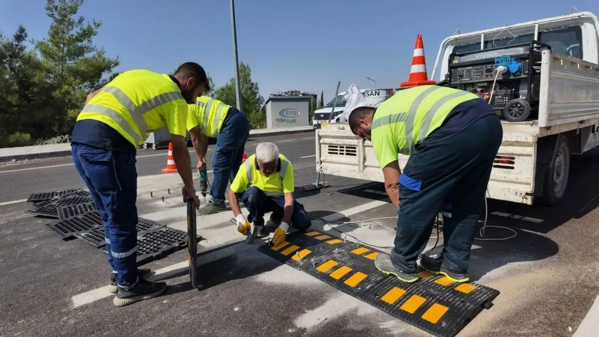 Mahalleli talep etti, Tutdere riskli kavşağa hız kesici yaptı  – Videolu Haber