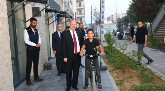 Vali Abdullah Küçük, Rezerv Alanda Yeni Dükkânları Ziyaret Etti
