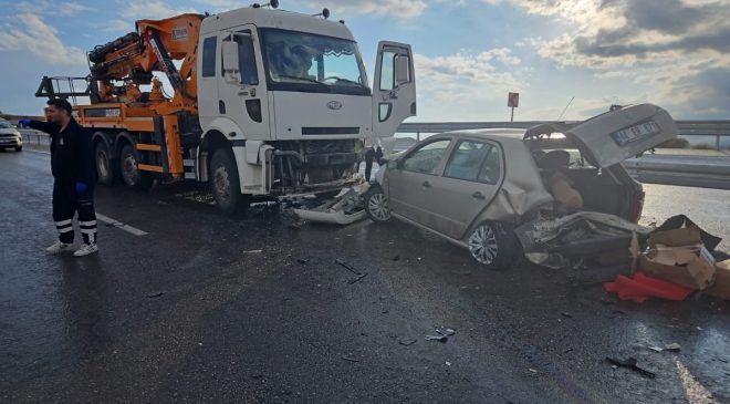 4 aracın karıştığı zincirleme kazada 7 kişi yaralandı  – Videolu Haber