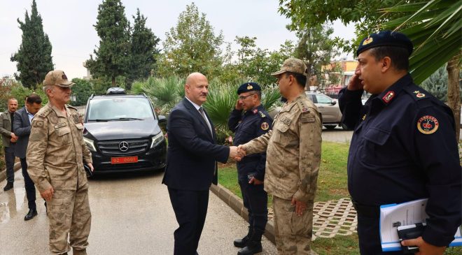 Vali Abdullah Küçük, İl Jandarma Komutanlığını ziyaret etti.