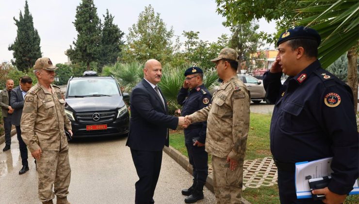 Valisi Abdullah Küçük, İl Jandarma Komutanlığını ziyaret etti.