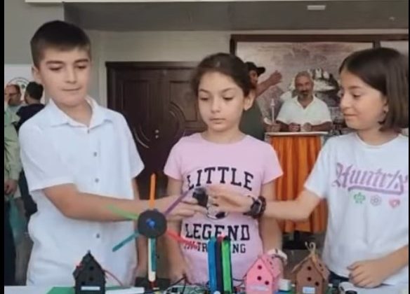 Besni’de gençlerden günlük sorunlara bilimsel çözümler
