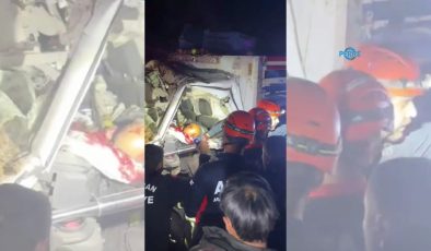 Adıyaman-Kahta kara yolunda kamyonet ile traktör çarpıştı: 1 kişi hayatını kaybetti  – Videolu Haber