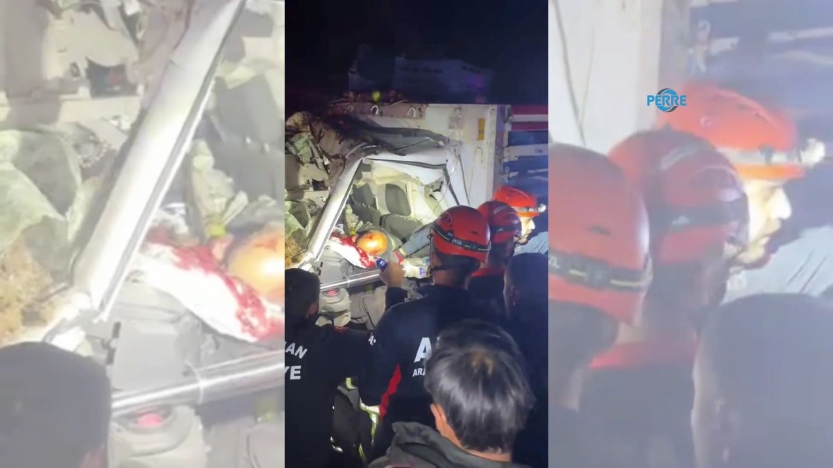 Adıyaman-Kahta kara yolunda kamyonet ile traktör çarpıştı: 1 kişi hayatını kaybetti  – Videolu Haber