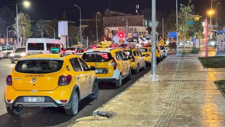 Adıyaman’da taksicilerden durak ve su çağrısı: ‘Komşulardan bidonla su taşıyoruz’  – Videolu Haber