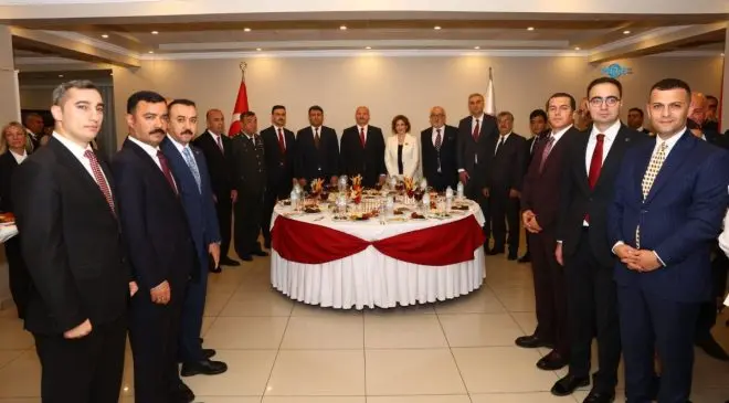 Adıyaman’da Cumhuriyet’in 103. yılı kutlamaları Polis Evi’ndeki kabul töreniyle tamamlandı