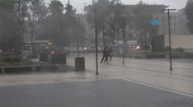 Adıyaman’da gökyüzü boşaldı: Cadde ve sokaklar göle döndü  – Videolu Haber
