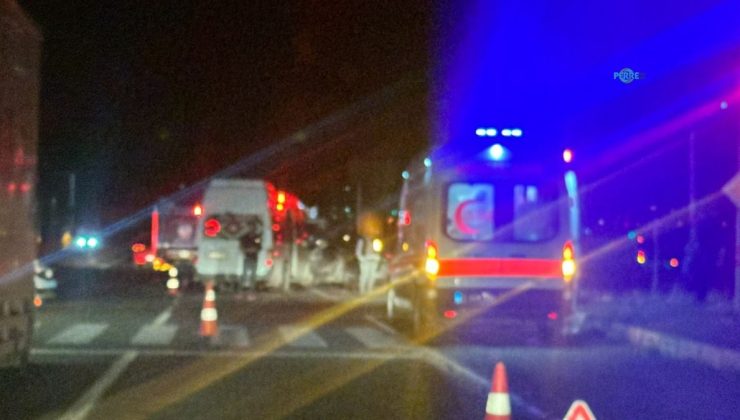 Adıyaman’da tarım işçilerini taşıyan minibüs ile otomobil çarpıştı: 15 yaralı  – Videolu Haber