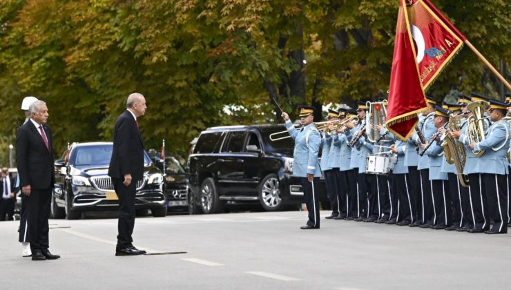 Erdoğan’dan yeni anayasa çağrısı: ‘Kolları sıvamak herkes için gerçek bir samimiyet sınavıdır’