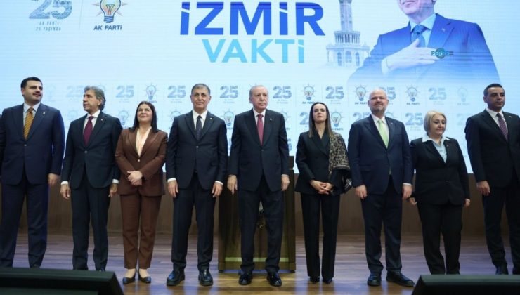 İzmir Büyükşehir Belediye Başkanı Cemil Tugay, AK Parti’ye katıldı: Rozetini Erdoğan taktı