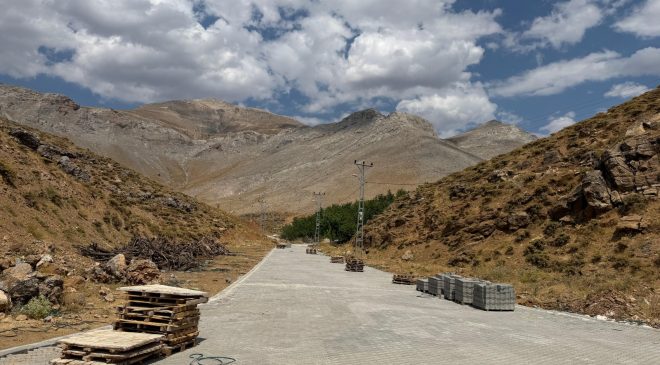 Adıyaman köylerinde 1 milyon 170 bin metrekareyi aşan parke taşı seferberliği