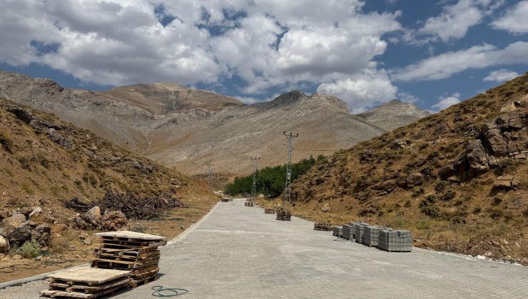Adıyaman köylerinde 1 milyon 170 bin metrekareyi aşan parke taşı seferberliği