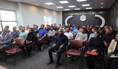 Şükrü Yılmaz, Adıyaman’da antrenörlerle sporcuların gelişimini değerlendirdi