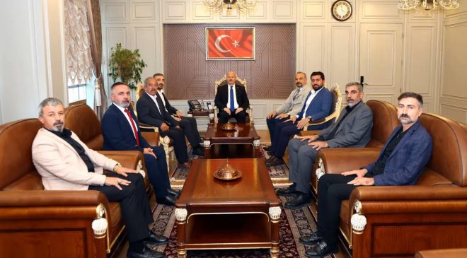 Vali Küçük, Yeniden Seçilen ATSO Başkanı Mehmet Torunoğlu ve Yönetimini Kabul Etti
