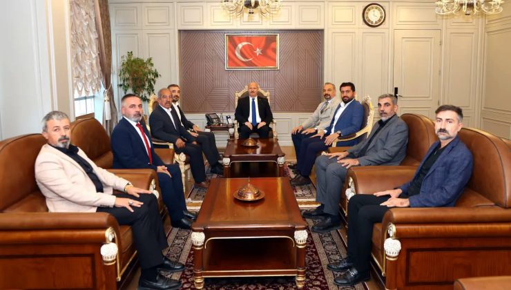 Vali Küçük, Yeniden Seçilen ATSO Başkanı Mehmet Torunoğlu ve Yönetimini Kabul Etti