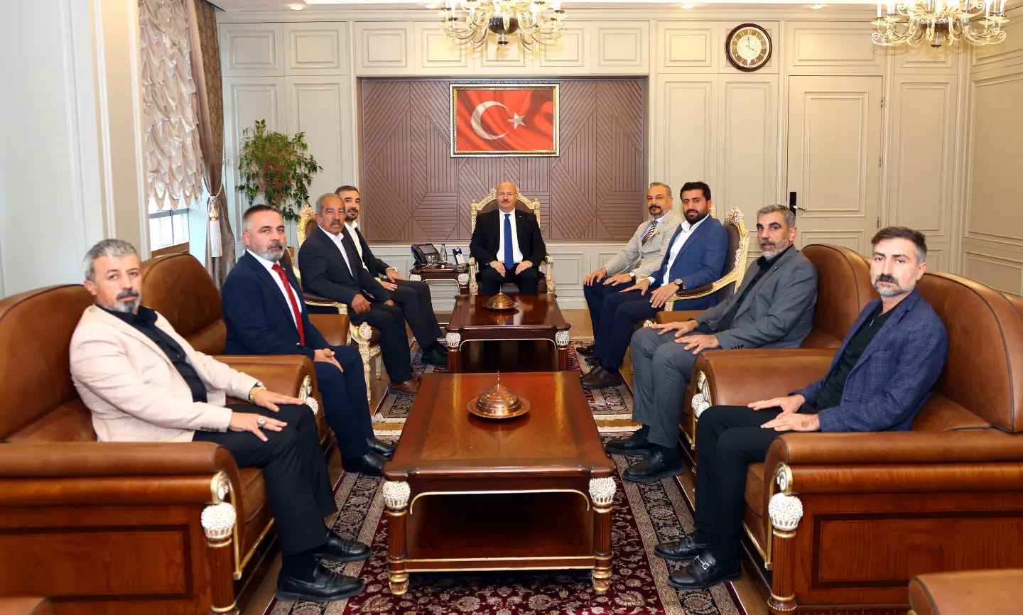 Vali Küçük, Yeniden Seçilen ATSO Başkanı Mehmet Torunoğlu ve Yönetimini Kabul Etti