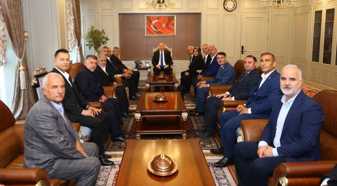 Adıyaman Valisi Küçük, 19 Ekim Muhtarlar Günü’nde Muhtarları Kabul Etti