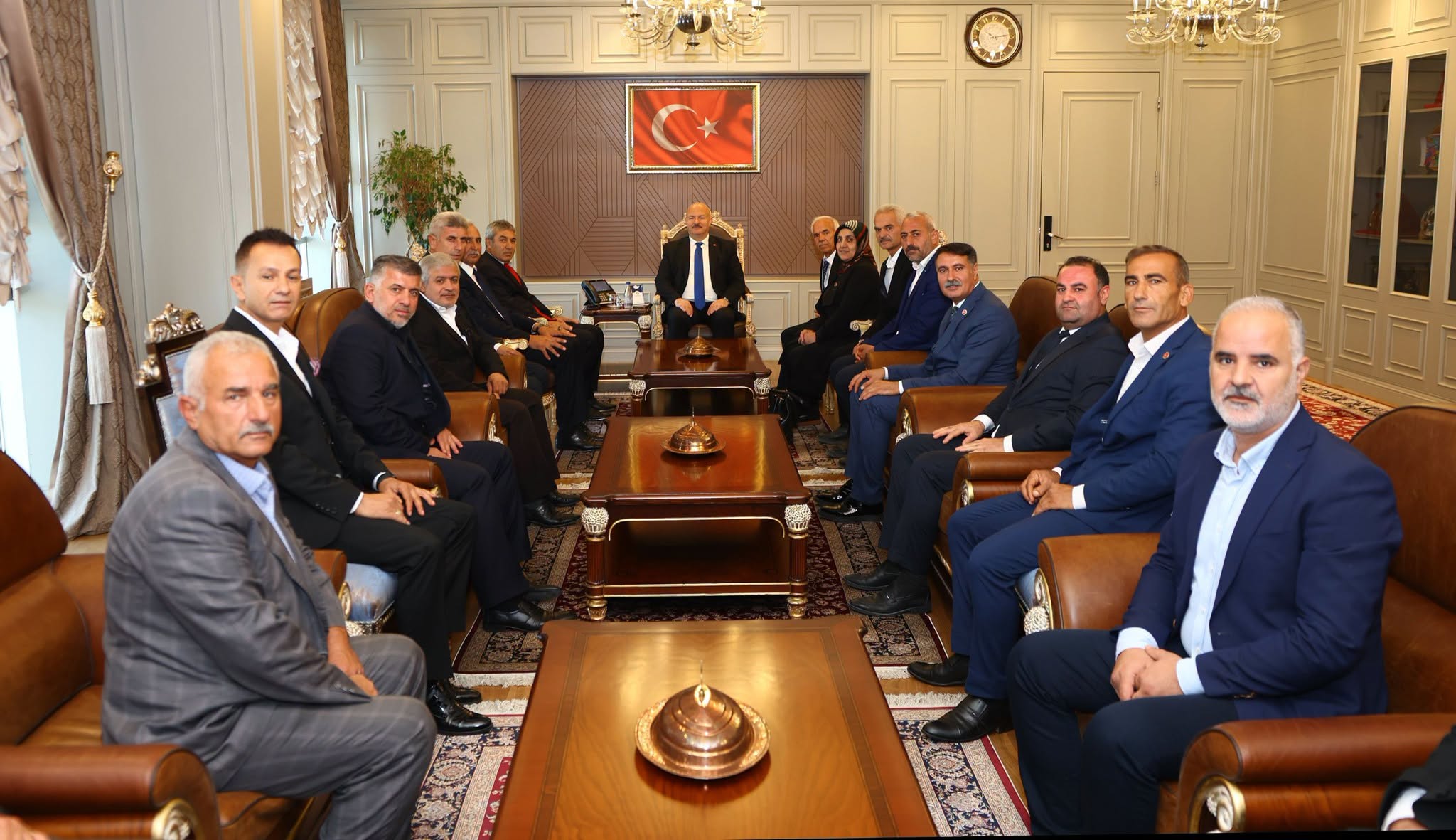 Adıyaman Valisi Küçük, 19 Ekim Muhtarlar Günü’nde Muhtarları Kabul Etti